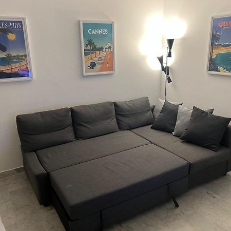 Seafront - Beautiful Flat With Aircon And Comfortable Loggia Валорис Екстериор снимка
